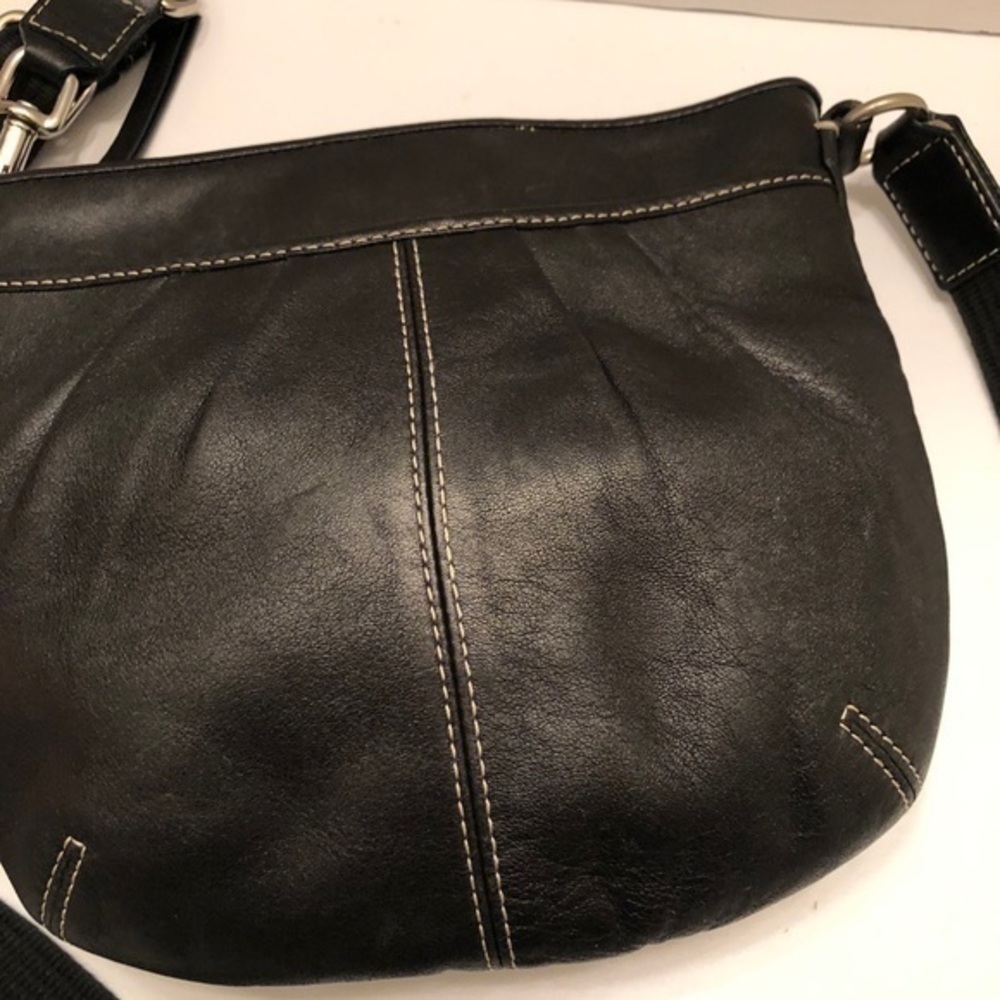 Coach black leather pleated soho crossbody bag - Picture 2 of 10